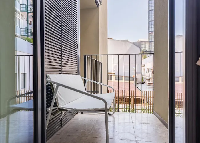 First Avenida Διαμέρισμα *