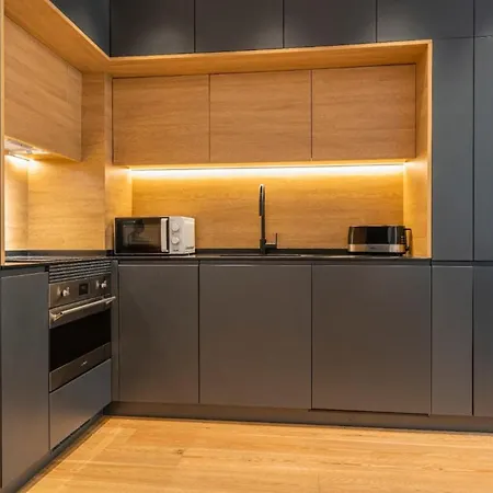 First Avenida Apartment