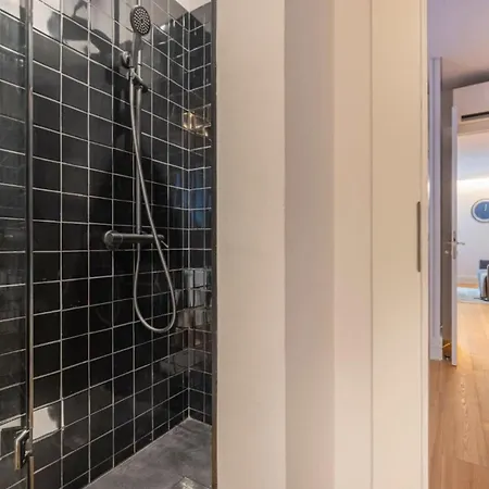 First Avenida * ליסבון