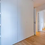 First Avenida Διαμέρισμα *