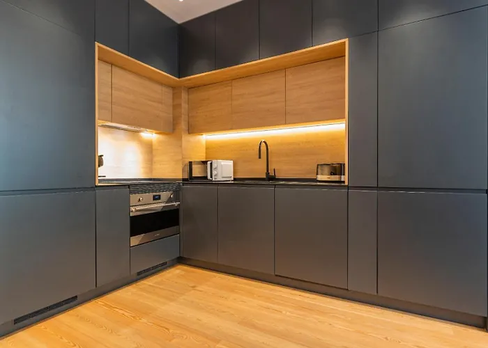 First Avenida Apartamento *